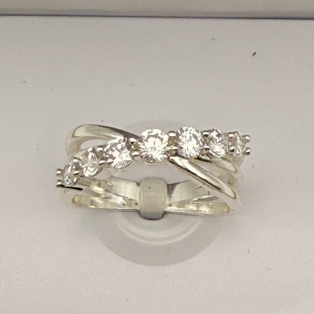 Charter Club NWT Silver Tone Cubic Zirconia Crossover Ring Gift Boxed Size 6